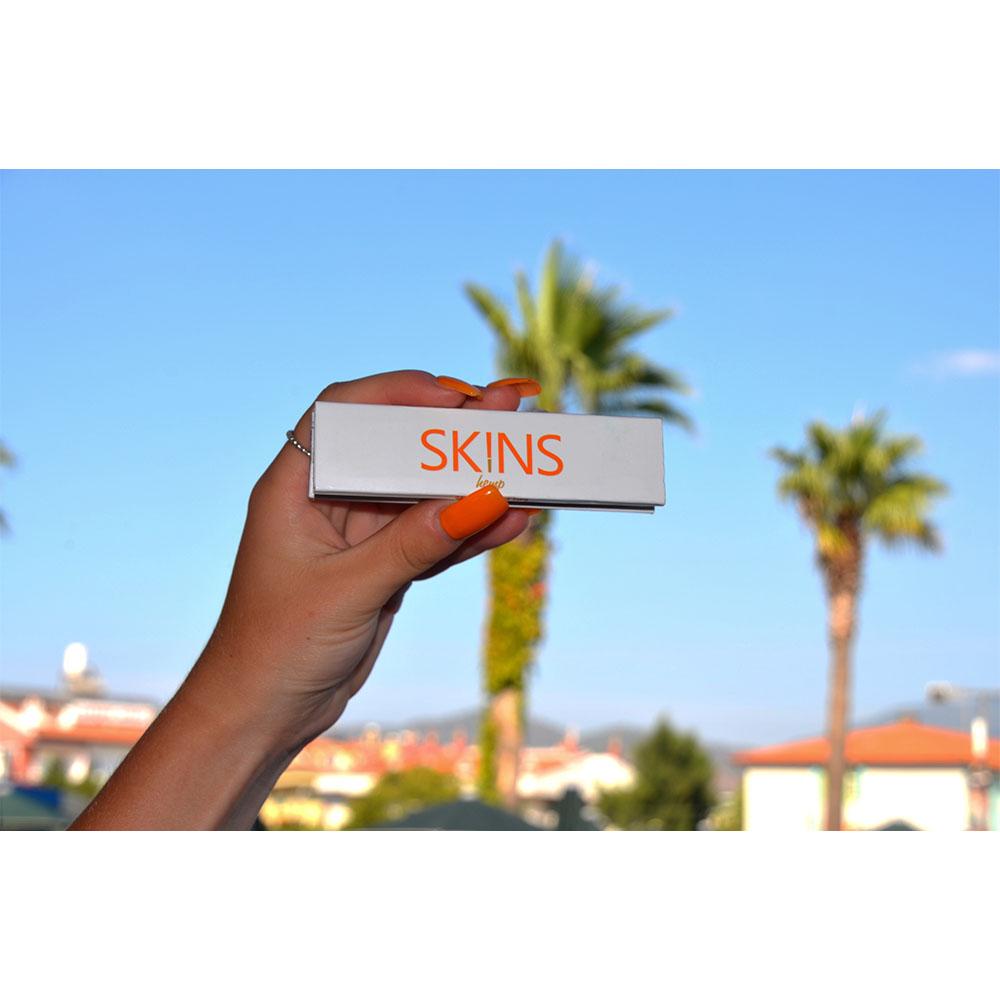 THESKINSCO™ Winter Edition Rolling Paper with Filter Tips (Pack of 24) on itshemp.in