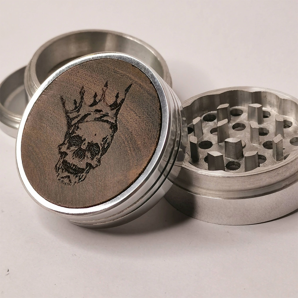 Leaf Glass Skull King Grinder on itshemp.in