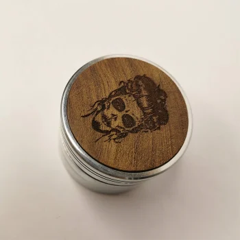 Leaf Glass Skull Tattoo Queen Grinder on itshemp.in