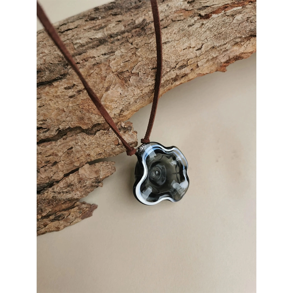 RH204018_1 Rustic Horse Flower Series Necklace - Smoke Grey on itshemp.in