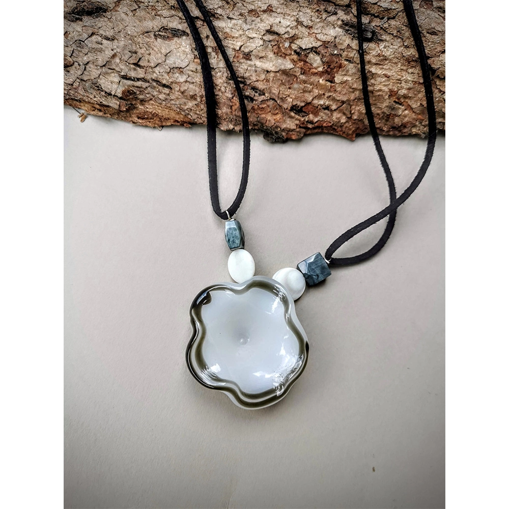 Rustic Horse White Glass Petal Necklace on itshem[p.in