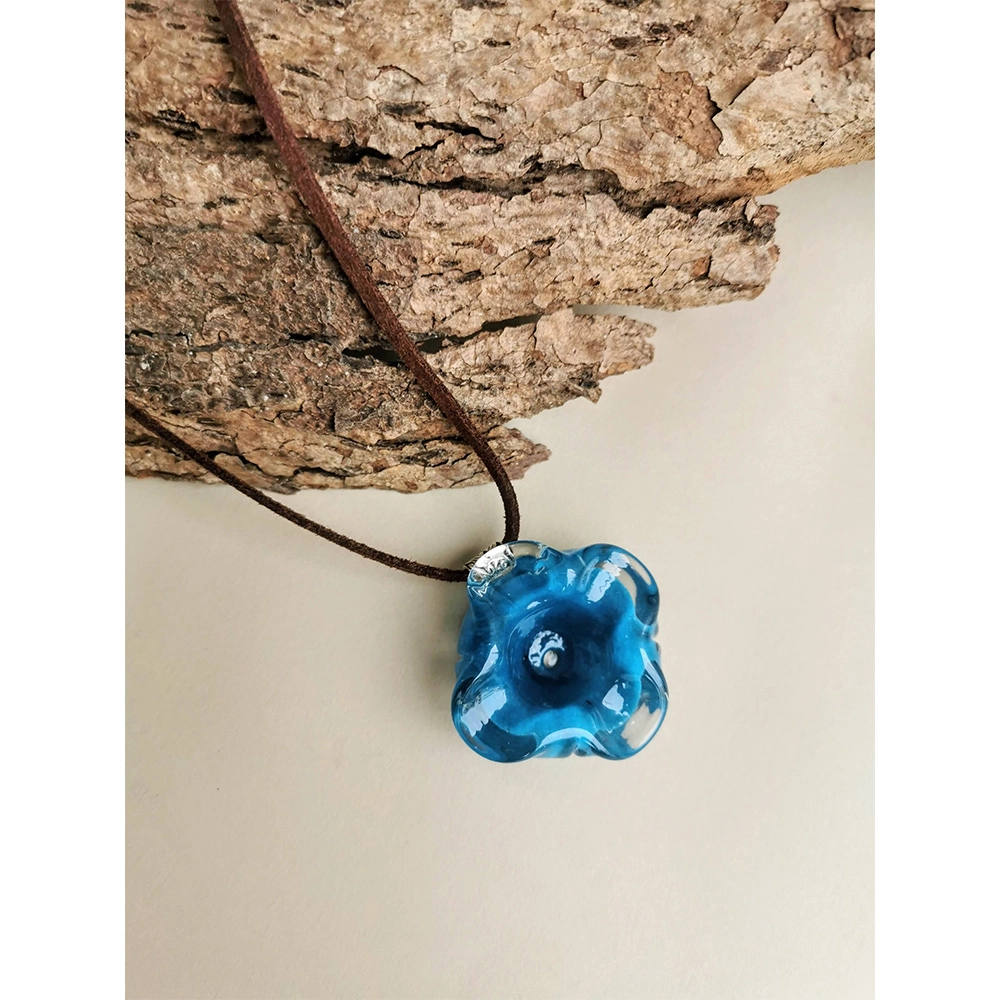 RH204028_1 Rustic Horse Flower Series Necklace - Blue Ocean on itshemp.in