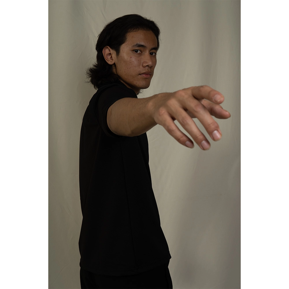 Hemis Textured Zipper Polo, Polished Black on itshemp.in