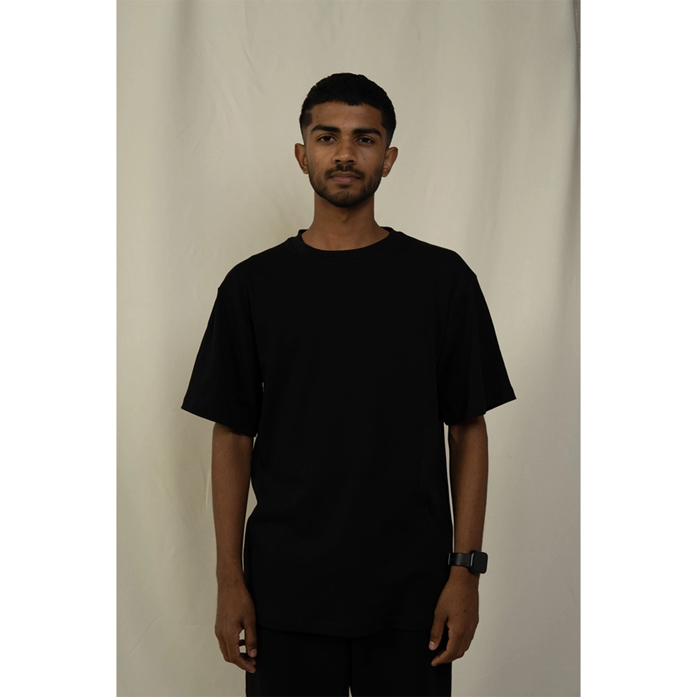 HE010171_1 Hemis Round Neck T-Shirt, Smooth Black on itshemp.in