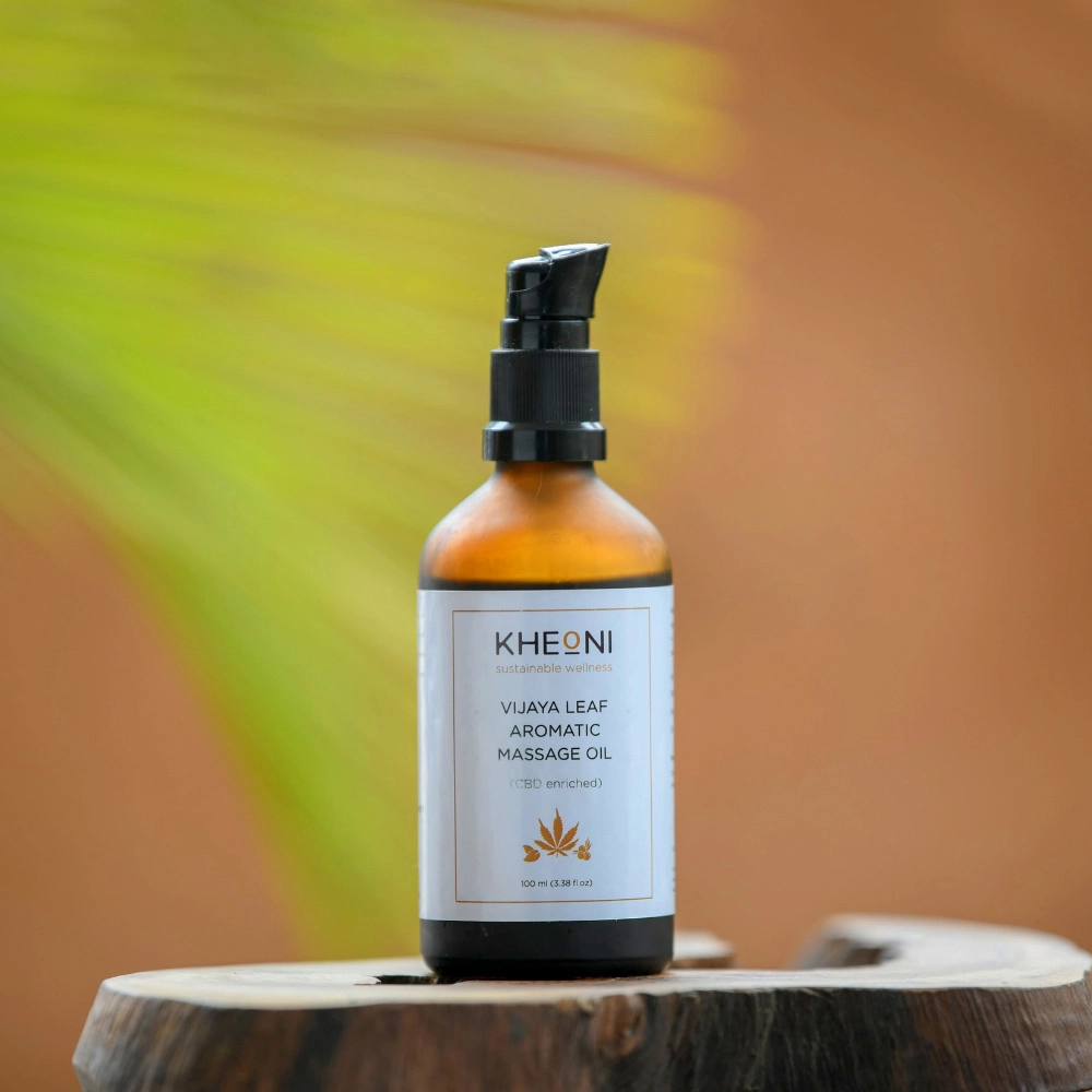 Kheoni Vijaya Leaf Aromatic Massage Oil, 100ml on itshemp.in
