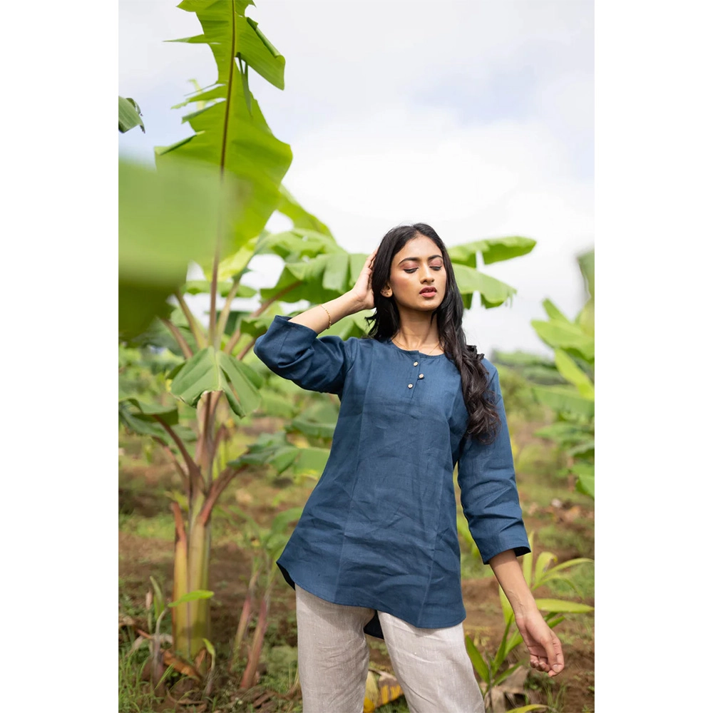 Ecentric Women Regal Blue Ultimate Yoga Top - Image 3