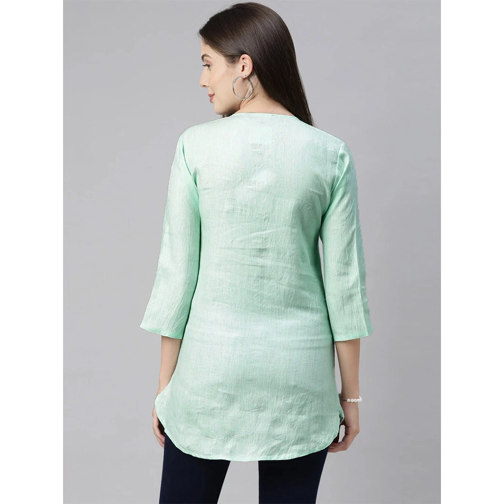 Ecentric Women Pista Green Ultimate Yoga Top - Image 2
